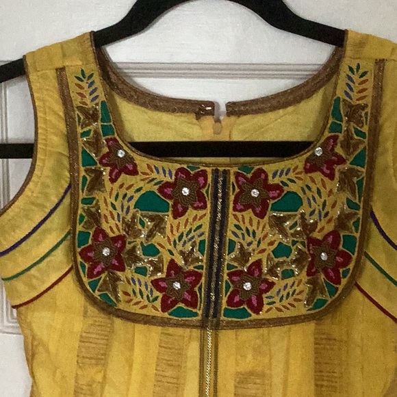 Bright yellow gold beaded dress embroidered beaded flowers size 2 or 4 EU 34 - Picture 4 of 14